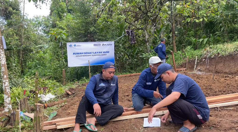 LAZ Al Azhar Bangun Rumah Sehat Layak Huni bagi Keluarga Terdampak Banjir di Agam